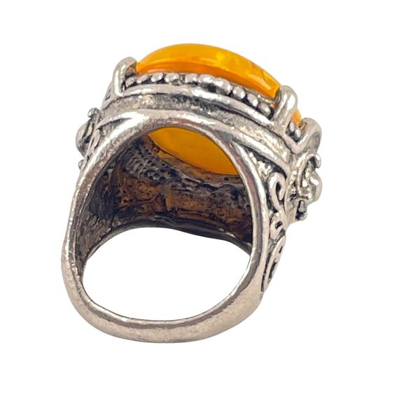 Vintage Style Silver Ring Large Amber-Like Resin Stone Intricate Design Size 6 - Picture 3 of 8